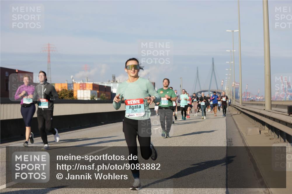 03.10.2025 - Köhlbrandbrückenlauf Jannik Wohlers http://msf.ph/oto/9083882 03.10.2025 09:56:03 Position 3 2381 meine-sportfotos.de