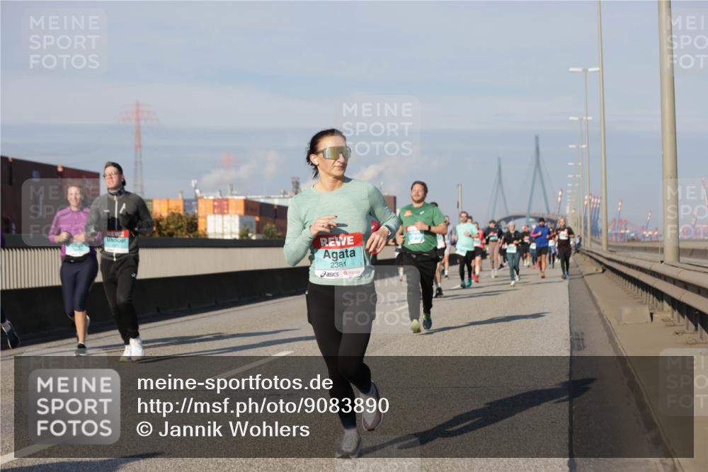 03.10.2025 - Köhlbrandbrückenlauf Jannik Wohlers http://msf.ph/oto/9083890 03.10.2025 09:56:03 Position 3 2381 meine-sportfotos.de
