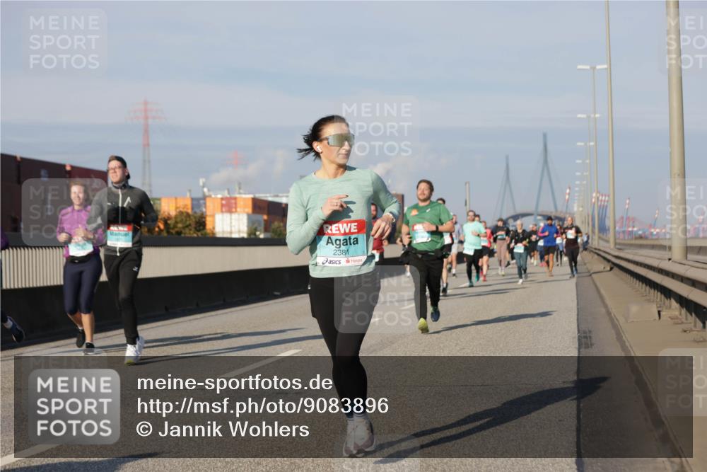 03.10.2025 - Köhlbrandbrückenlauf Jannik Wohlers http://msf.ph/oto/9083896 03.10.2025 09:56:03 Position 3 2381 meine-sportfotos.de
