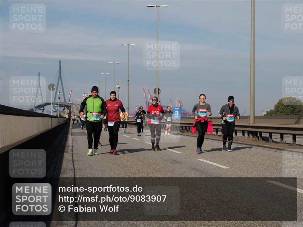 03.10.2025 - Köhlbrandbrückenlauf Fabian Wolf http://msf.ph/oto/9083907 03.10.2025 10:19:40 Position 3 3 meine-sportfotos.de
