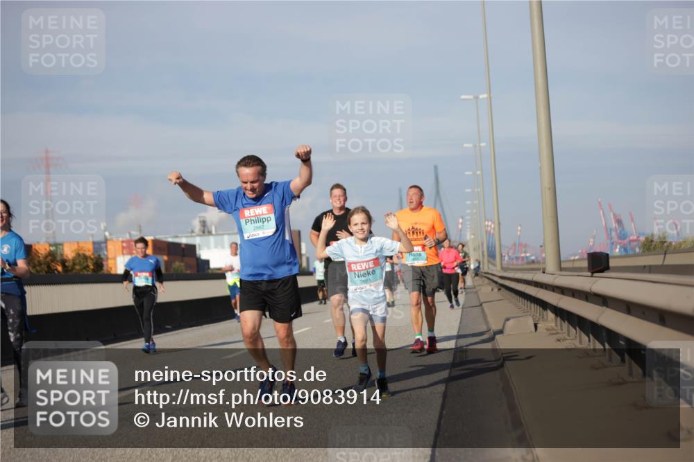 03.10.2025 - Köhlbrandbrückenlauf Jannik Wohlers http://msf.ph/oto/9083914 03.10.2025 10:06:31 Position 3 2862, 2861 meine-sportfotos.de
