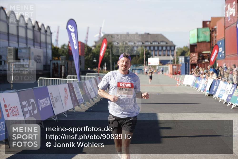 03.10.2025 - Köhlbrandbrückenlauf Jannik Wohlers http://msf.ph/oto/9083915 03.10.2025 12:51:43 Ziel 4017, 4058, 4087, 6793 meine-sportfotos.de