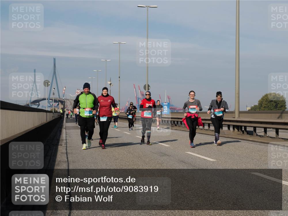 03.10.2025 - Köhlbrandbrückenlauf Fabian Wolf http://msf.ph/oto/9083919 03.10.2025 10:19:40 Position 3 3 meine-sportfotos.de