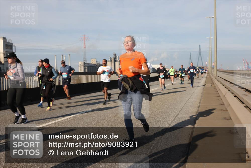 03.10.2025 - Köhlbrandbrückenlauf Lena Gebhardt http://msf.ph/oto/9083921 03.10.2025 10:05:06 Position 2  meine-sportfotos.de