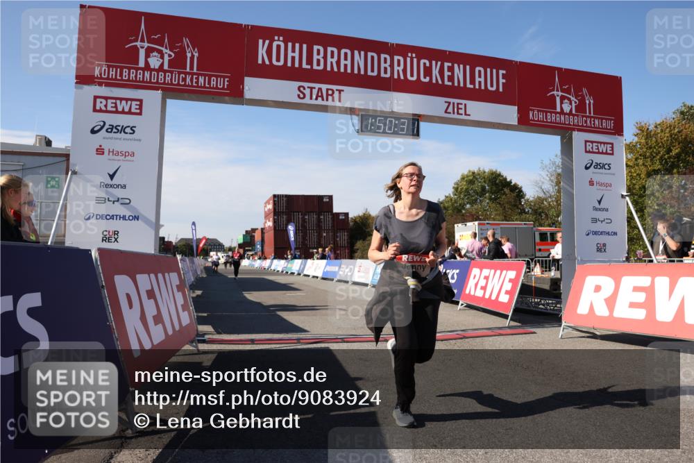 03.10.2025 - Köhlbrandbrückenlauf Lena Gebhardt http://msf.ph/oto/9083924 03.10.2025 13:50:31 Ziel 5294, 5323, 5547 meine-sportfotos.de