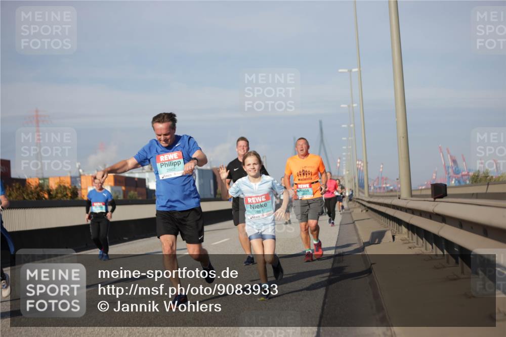 03.10.2025 - Köhlbrandbrückenlauf Jannik Wohlers http://msf.ph/oto/9083933 03.10.2025 10:06:31 Position 3 2862, 2861 meine-sportfotos.de