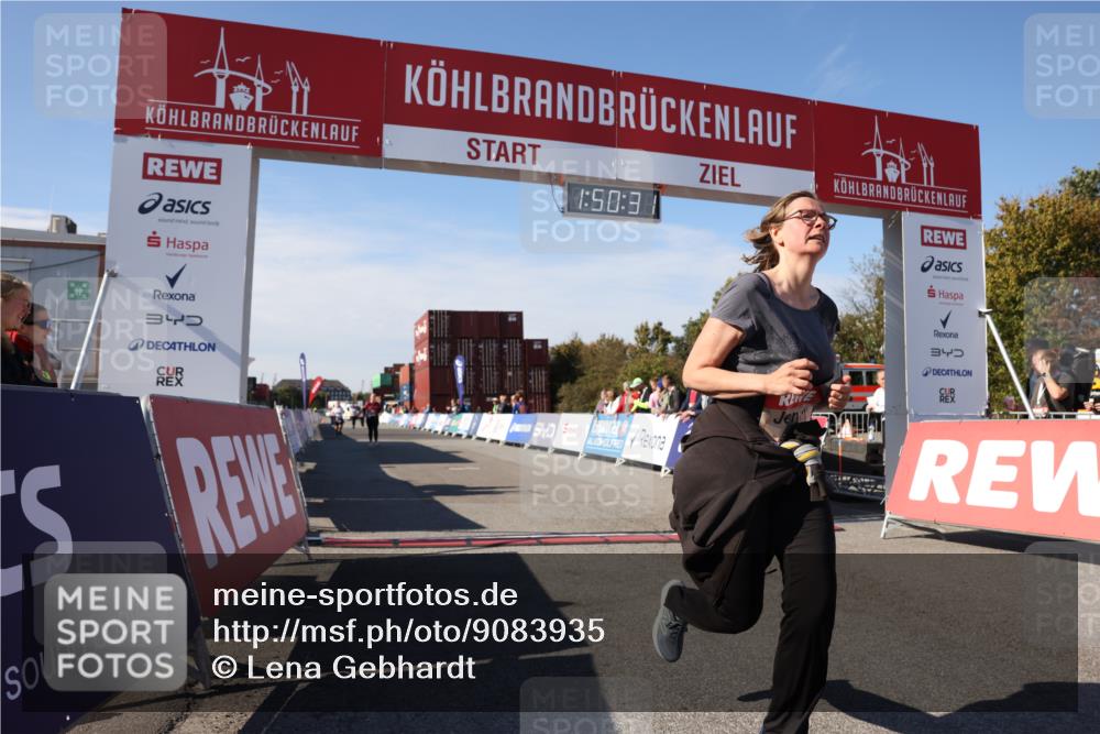 03.10.2025 - Köhlbrandbrückenlauf Lena Gebhardt http://msf.ph/oto/9083935 03.10.2025 13:50:31 Ziel 5294, 5323, 5547 meine-sportfotos.de