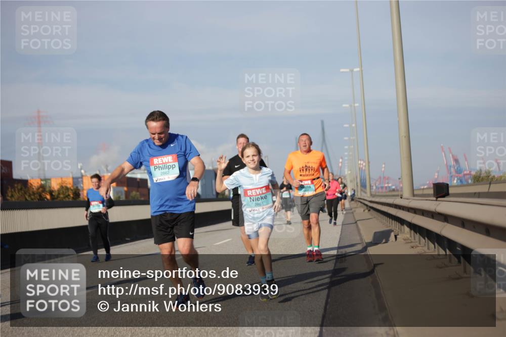 03.10.2025 - Köhlbrandbrückenlauf Jannik Wohlers http://msf.ph/oto/9083939 03.10.2025 10:06:31 Position 3 2862, 2861 meine-sportfotos.de