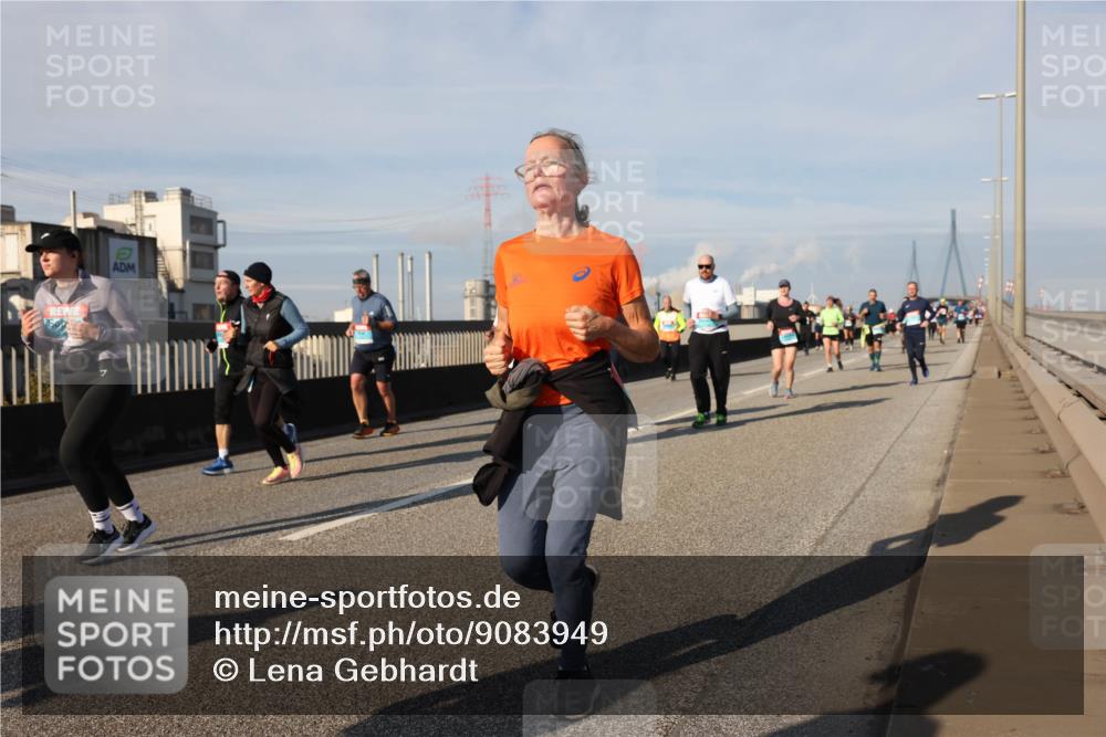 03.10.2025 - Köhlbrandbrückenlauf Lena Gebhardt http://msf.ph/oto/9083949 03.10.2025 10:05:06 Position 2  meine-sportfotos.de