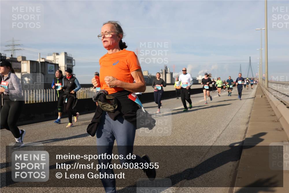 03.10.2025 - Köhlbrandbrückenlauf Lena Gebhardt http://msf.ph/oto/9083955 03.10.2025 10:05:07 Position 2  meine-sportfotos.de