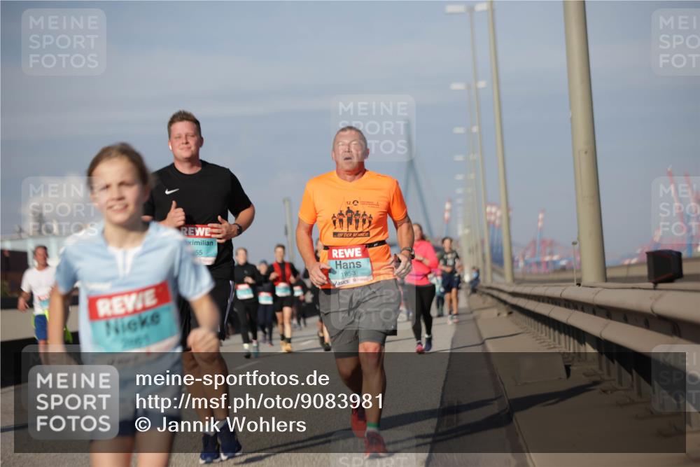 03.10.2025 - Köhlbrandbrückenlauf Jannik Wohlers http://msf.ph/oto/9083981 03.10.2025 10:06:32 Position 3 55, 1853, 4 meine-sportfotos.de