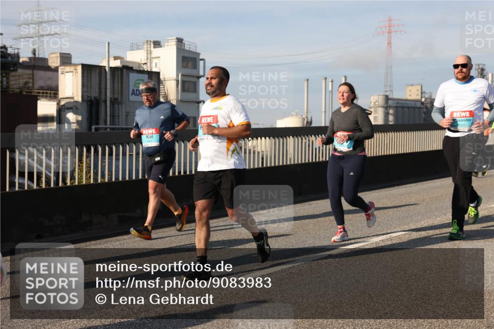 03.10.2025 - Köhlbrandbrückenlauf Lena Gebhardt http://msf.ph/oto/9083983 03.10.2025 10:05:08 Position 2 1993, 2002 meine-sportfotos.de