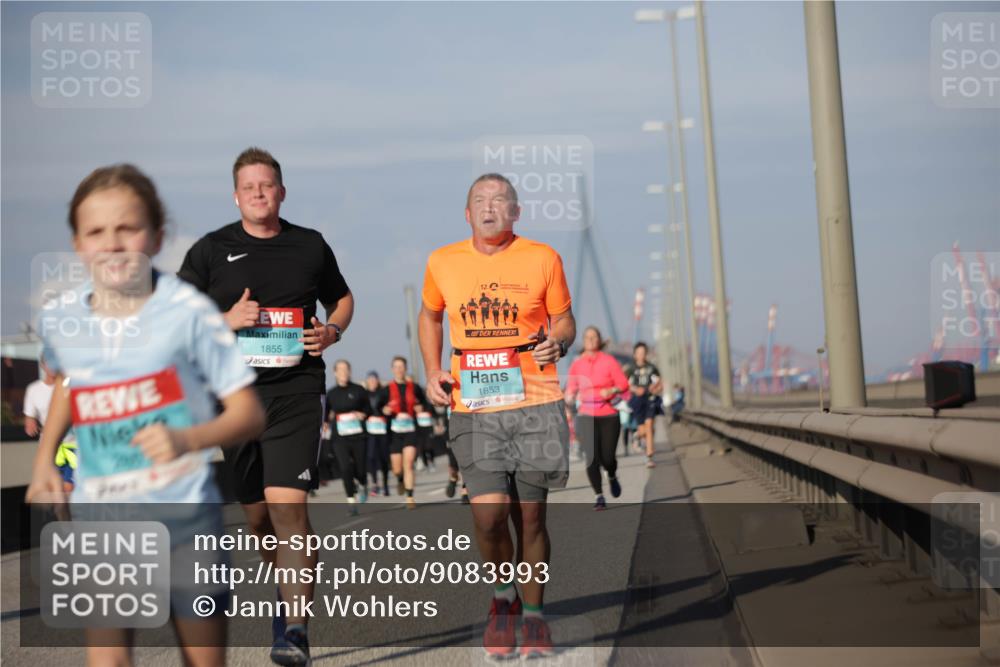 03.10.2025 - Köhlbrandbrückenlauf Jannik Wohlers http://msf.ph/oto/9083993 03.10.2025 10:06:32 Position 3 1855, 1853 meine-sportfotos.de