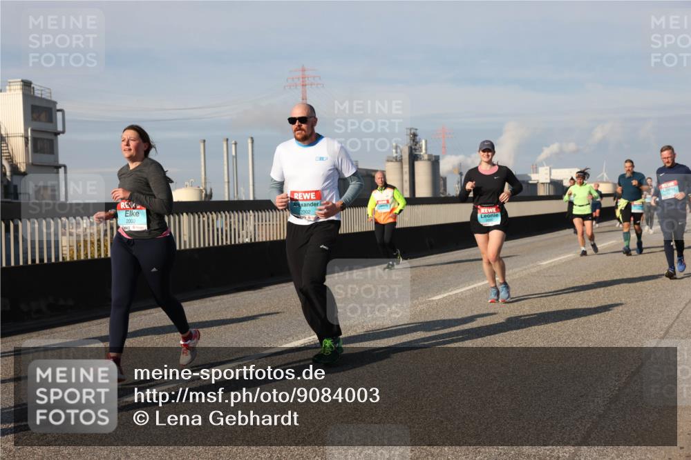 03.10.2025 - Köhlbrandbrückenlauf Lena Gebhardt http://msf.ph/oto/9084003 03.10.2025 10:05:08 Position 2 2003, 2002 meine-sportfotos.de