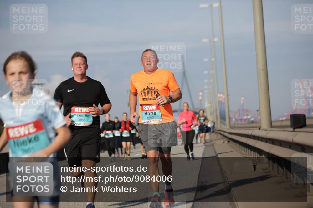 03.10.2025 - Köhlbrandbrückenlauf Jannik Wohlers http://msf.ph/oto/9084006 03.10.2025 10:06:32 Position 3 1855, 1853 meine-sportfotos.de