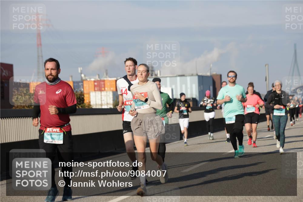 03.10.2025 - Köhlbrandbrückenlauf Jannik Wohlers http://msf.ph/oto/9084007 03.10.2025 09:56:08 Position 3 1465, 44, 1458 meine-sportfotos.de