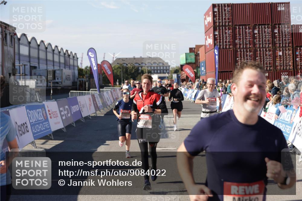 03.10.2025 - Köhlbrandbrückenlauf Jannik Wohlers http://msf.ph/oto/9084022 03.10.2025 13:18:27 Ziel 4154, 4280, 4341, 4560, 4760, 4819, 4826, 4882, 5192, 5379, 5440, 5691, 5722, 5816, 6001, 6084, 6700 meine-sportfotos.de