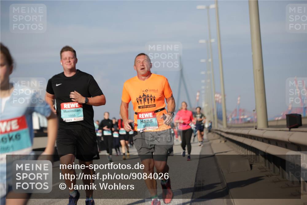 03.10.2025 - Köhlbrandbrückenlauf Jannik Wohlers http://msf.ph/oto/9084026 03.10.2025 10:06:32 Position 3 1855, 1853 meine-sportfotos.de