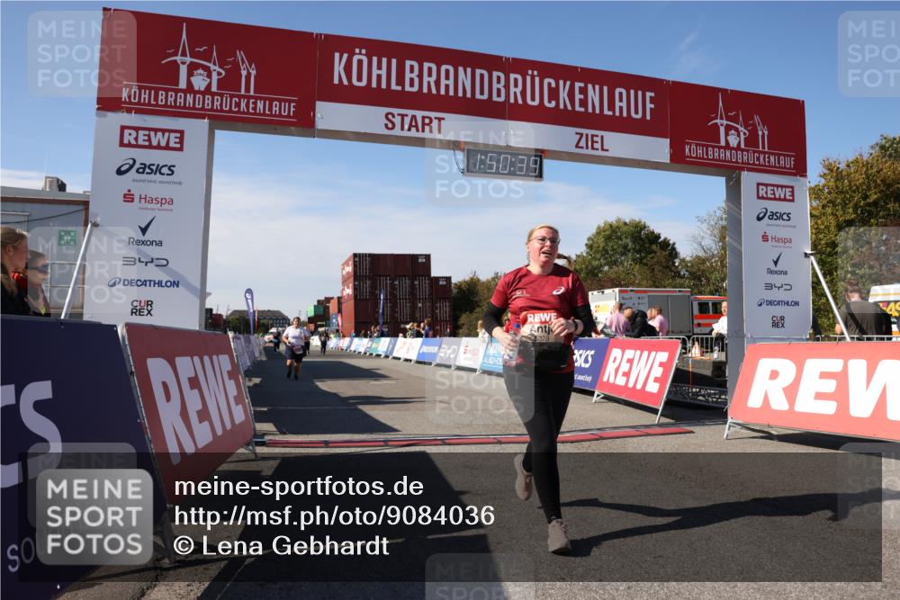 03.10.2025 - Köhlbrandbrückenlauf Lena Gebhardt http://msf.ph/oto/9084036 03.10.2025 13:50:39 Ziel 5294, 5323, 5608 meine-sportfotos.de