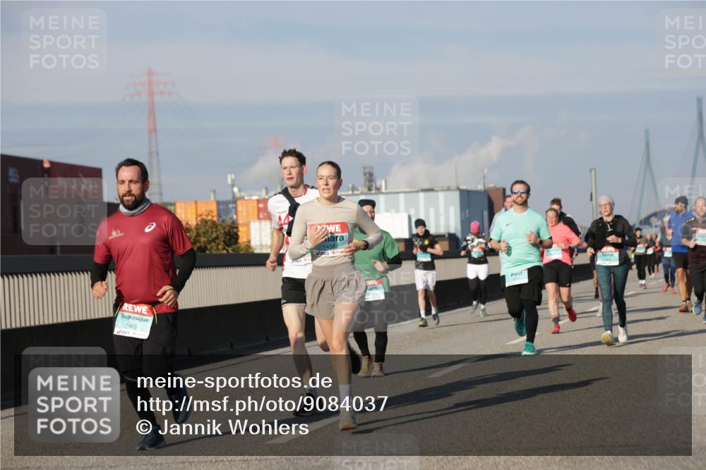 03.10.2025 - Köhlbrandbrückenlauf Jannik Wohlers http://msf.ph/oto/9084037 03.10.2025 09:56:08 Position 3 1465, 1458, 1844 meine-sportfotos.de