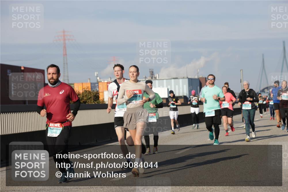 03.10.2025 - Köhlbrandbrückenlauf Jannik Wohlers http://msf.ph/oto/9084044 03.10.2025 09:56:08 Position 3 1465, 1458, 1151 meine-sportfotos.de