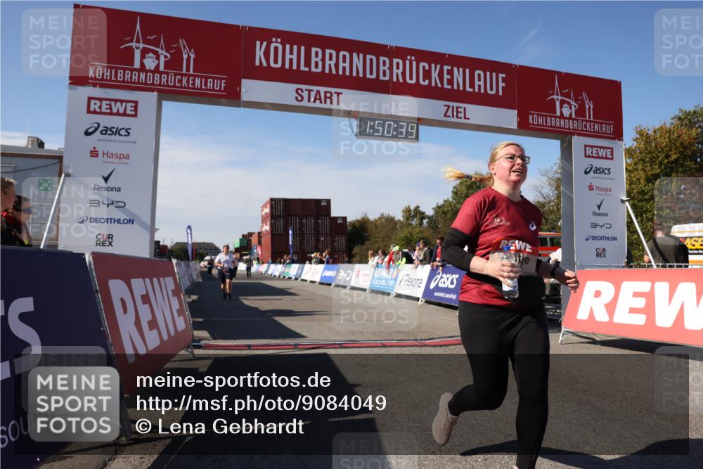03.10.2025 - Köhlbrandbrückenlauf Lena Gebhardt http://msf.ph/oto/9084049 03.10.2025 13:50:39 Ziel 5294, 5323, 5608 meine-sportfotos.de