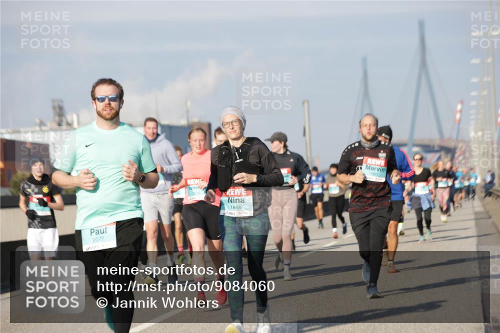 03.10.2025 - Köhlbrandbrückenlauf Jannik Wohlers http://msf.ph/oto/9084060 03.10.2025 09:56:10 Position 3 2077, 3210, 1844, 1921 meine-sportfotos.de