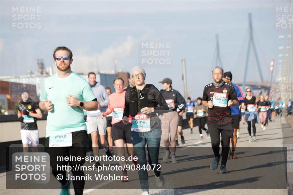 03.10.2025 - Köhlbrandbrückenlauf Jannik Wohlers http://msf.ph/oto/9084072 03.10.2025 09:56:10 Position 3 2077, 3210, 1844, 1921 meine-sportfotos.de