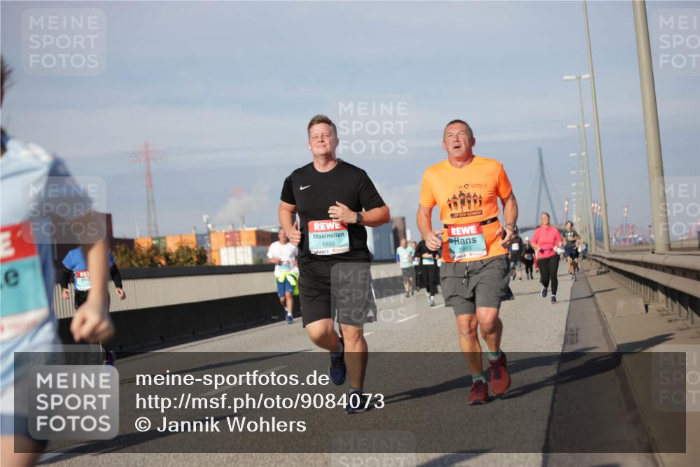 03.10.2025 - Köhlbrandbrückenlauf Jannik Wohlers http://msf.ph/oto/9084073 03.10.2025 10:06:33 Position 3 1855, 1853 meine-sportfotos.de