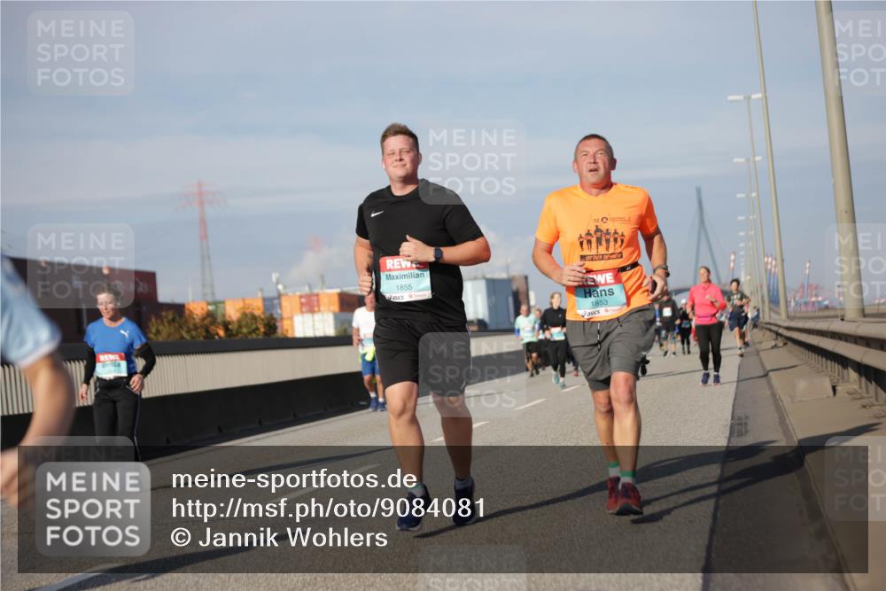 03.10.2025 - Köhlbrandbrückenlauf Jannik Wohlers http://msf.ph/oto/9084081 03.10.2025 10:06:33 Position 3 1855, 1853 meine-sportfotos.de