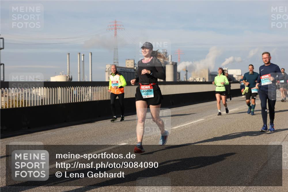 03.10.2025 - Köhlbrandbrückenlauf Lena Gebhardt http://msf.ph/oto/9084090 03.10.2025 10:05:10 Position 2 2050 meine-sportfotos.de