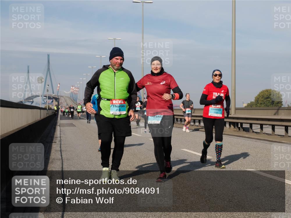 03.10.2025 - Köhlbrandbrückenlauf Fabian Wolf http://msf.ph/oto/9084091 03.10.2025 10:19:45 Position 3 25, 2517, 2565 meine-sportfotos.de