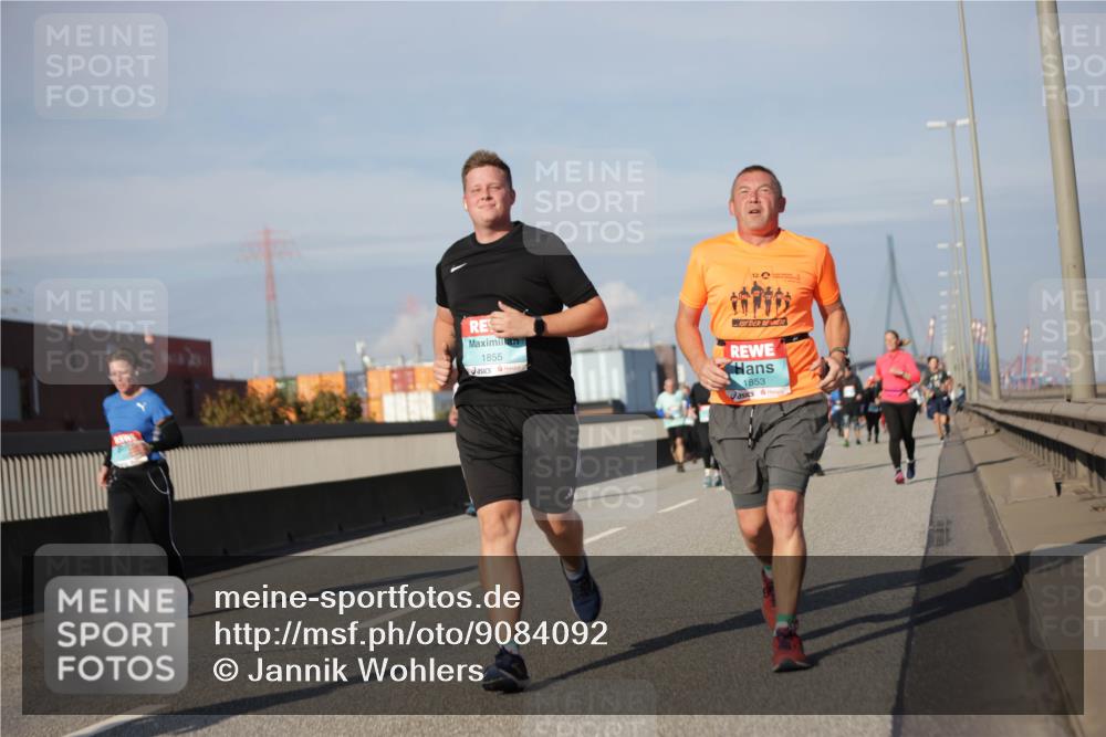 03.10.2025 - Köhlbrandbrückenlauf Jannik Wohlers http://msf.ph/oto/9084092 03.10.2025 10:06:33 Position 3 1855, 1853 meine-sportfotos.de