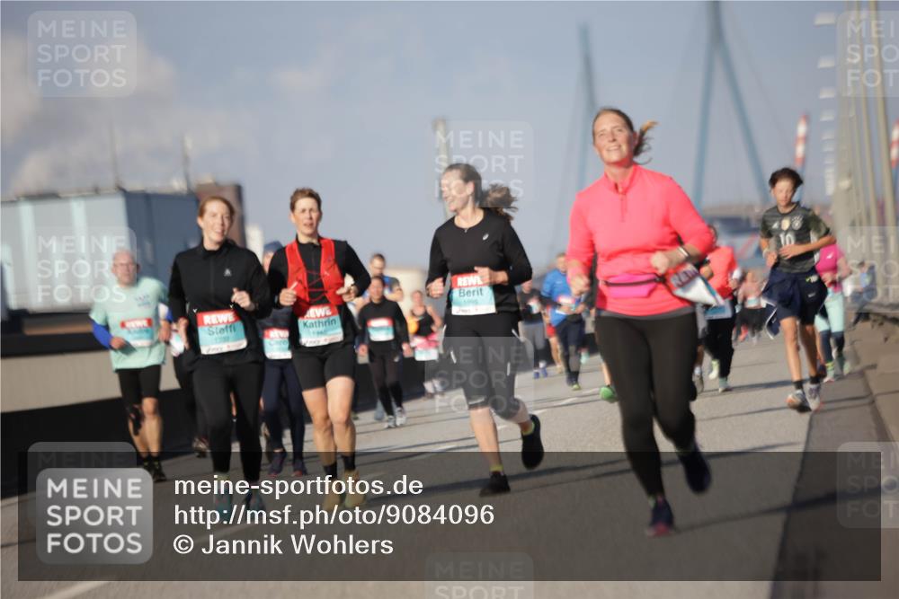 03.10.2025 - Köhlbrandbrückenlauf Jannik Wohlers http://msf.ph/oto/9084096 03.10.2025 10:06:35 Position 3 1732, 1895 meine-sportfotos.de