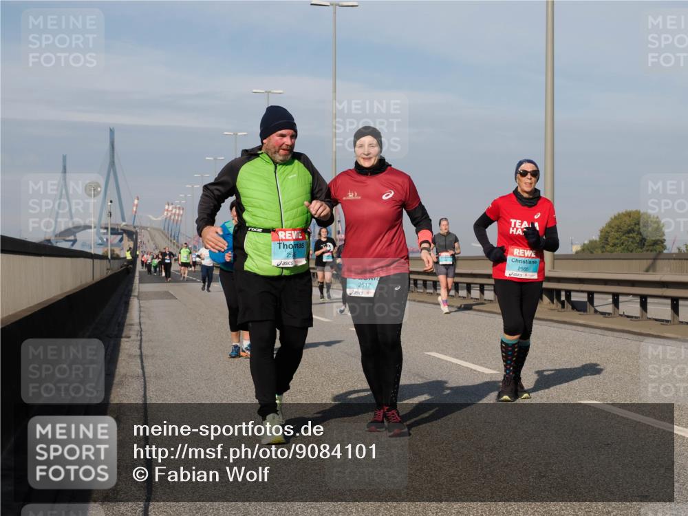 03.10.2025 - Köhlbrandbrückenlauf Fabian Wolf http://msf.ph/oto/9084101 03.10.2025 10:19:45 Position 3 25, 2517, 2565 meine-sportfotos.de