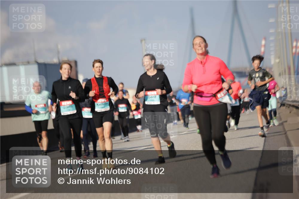 03.10.2025 - Köhlbrandbrückenlauf Jannik Wohlers http://msf.ph/oto/9084102 03.10.2025 10:06:36 Position 3 1739, 1895 meine-sportfotos.de