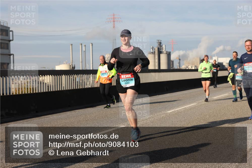 03.10.2025 - Köhlbrandbrückenlauf Lena Gebhardt http://msf.ph/oto/9084103 03.10.2025 10:05:10 Position 2 2050, 2509 meine-sportfotos.de