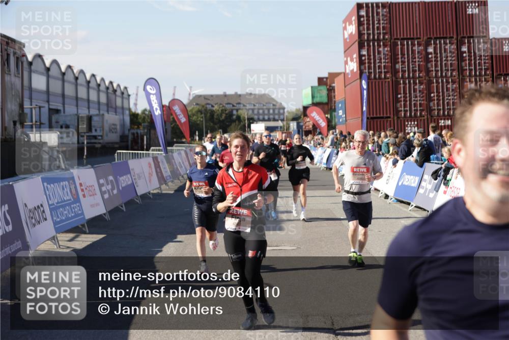 03.10.2025 - Köhlbrandbrückenlauf Jannik Wohlers http://msf.ph/oto/9084110 03.10.2025 13:18:27 Ziel 4154, 4280, 4341, 4560, 4760, 4819, 4826, 4882, 5192, 5379, 5440, 5691, 5722, 5816, 6001, 6084, 6700 meine-sportfotos.de