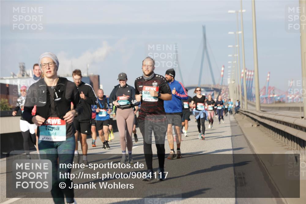 03.10.2025 - Köhlbrandbrückenlauf Jannik Wohlers http://msf.ph/oto/9084117 03.10.2025 09:56:12 Position 3 1844, 018, 192 meine-sportfotos.de