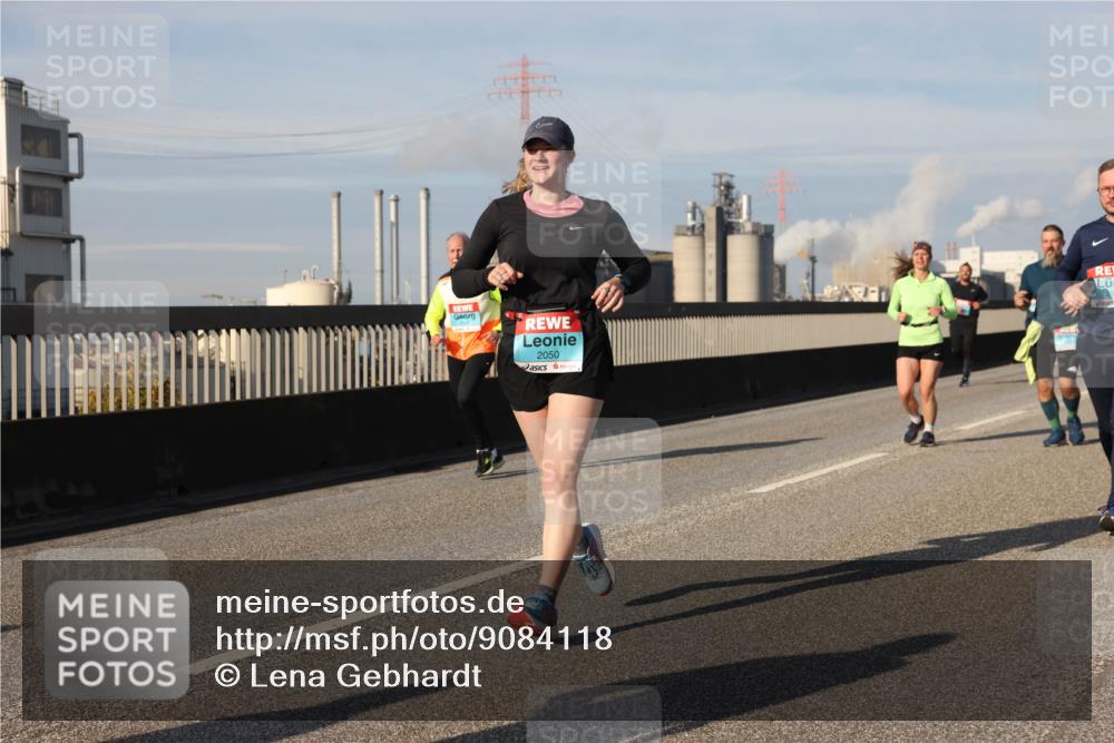 03.10.2025 - Köhlbrandbrückenlauf Lena Gebhardt http://msf.ph/oto/9084118 03.10.2025 10:05:10 Position 2 2050 meine-sportfotos.de