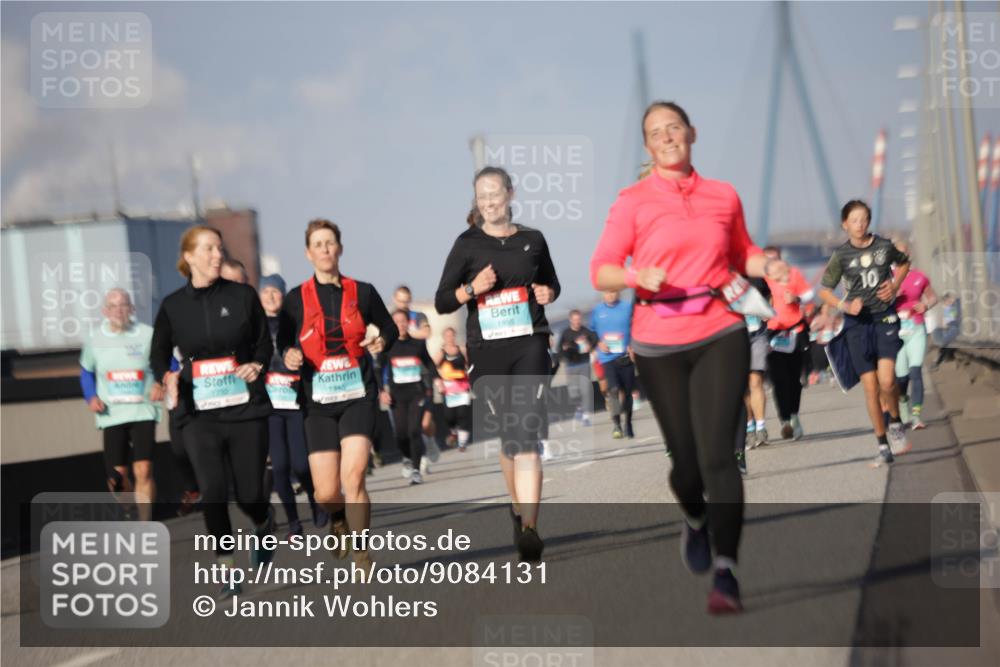 03.10.2025 - Köhlbrandbrückenlauf Jannik Wohlers http://msf.ph/oto/9084131 03.10.2025 10:06:36 Position 3 1732, 1440, 1895, 10 meine-sportfotos.de