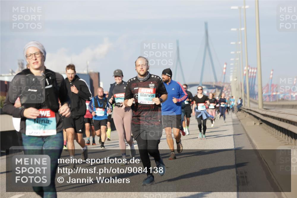 03.10.2025 - Köhlbrandbrückenlauf Jannik Wohlers http://msf.ph/oto/9084138 03.10.2025 09:56:12 Position 3 1844, 1921 meine-sportfotos.de