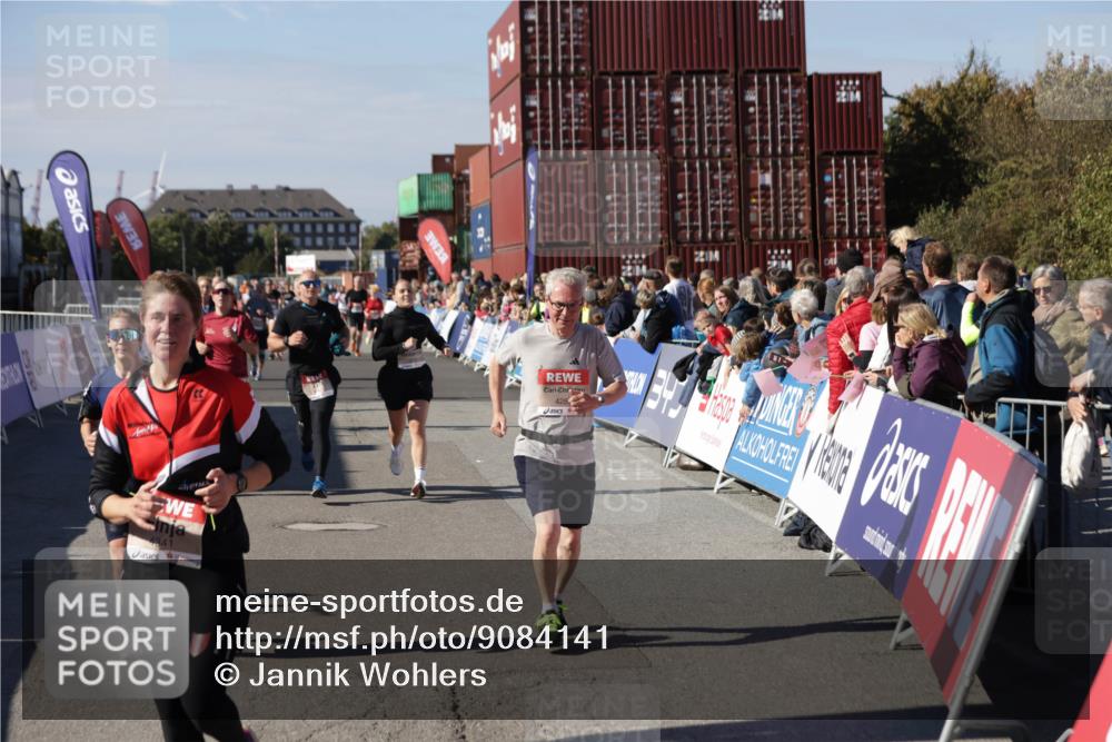 03.10.2025 - Köhlbrandbrückenlauf Jannik Wohlers http://msf.ph/oto/9084141 03.10.2025 13:18:28 Ziel 4154, 4280, 4341, 4560, 4760, 4819, 4826, 4882, 5178, 5192, 5379, 5440, 5691, 5722, 5816, 6084, 6700 meine-sportfotos.de
