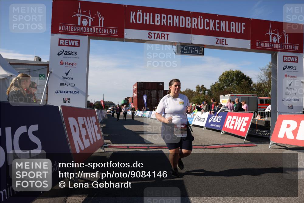 03.10.2025 - Köhlbrandbrückenlauf Lena Gebhardt http://msf.ph/oto/9084146 03.10.2025 13:50:44 Ziel 5323, 5595, 5608, 5992 meine-sportfotos.de