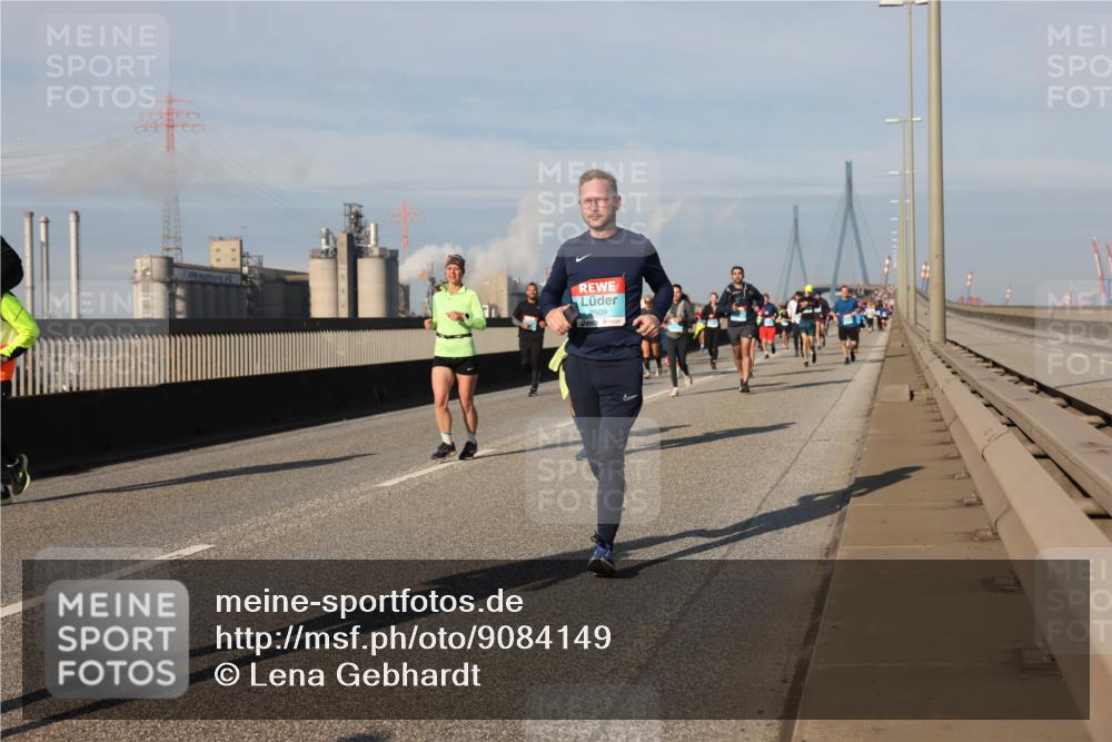 03.10.2025 - Köhlbrandbrückenlauf Lena Gebhardt http://msf.ph/oto/9084149 03.10.2025 10:05:11 Position 2 2509 meine-sportfotos.de