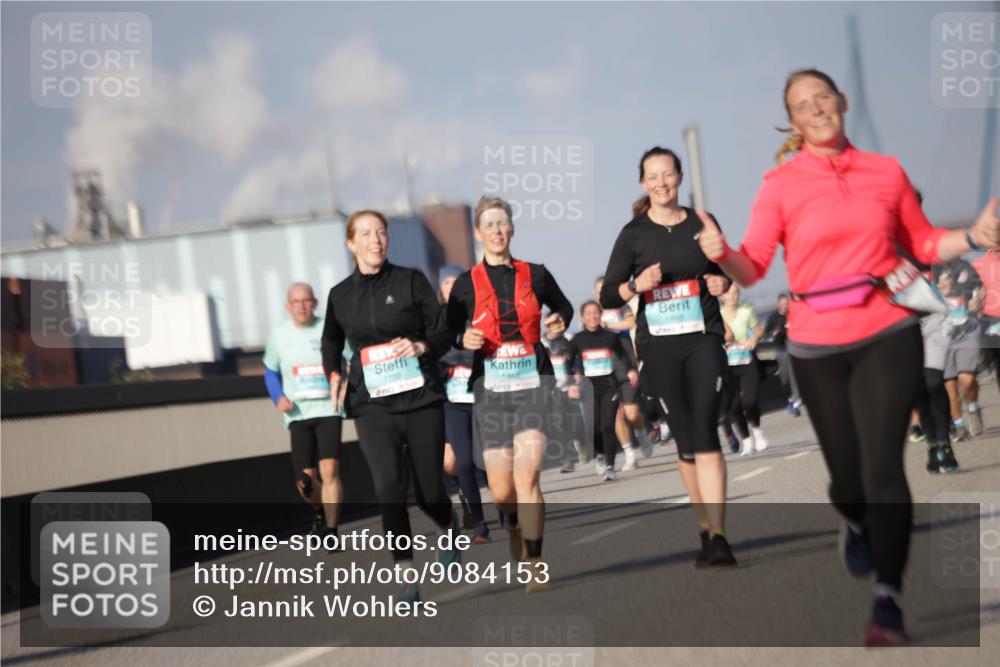 03.10.2025 - Köhlbrandbrückenlauf Jannik Wohlers http://msf.ph/oto/9084153 03.10.2025 10:06:36 Position 3 1895, 1732 meine-sportfotos.de