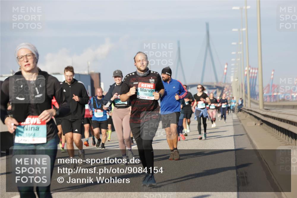03.10.2025 - Köhlbrandbrückenlauf Jannik Wohlers http://msf.ph/oto/9084154 03.10.2025 09:56:12 Position 3 1844, 1921 meine-sportfotos.de