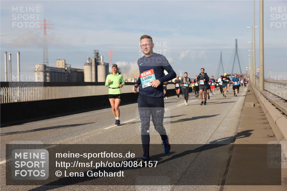 03.10.2025 - Köhlbrandbrückenlauf Lena Gebhardt http://msf.ph/oto/9084157 03.10.2025 10:05:11 Position 2 2509 meine-sportfotos.de