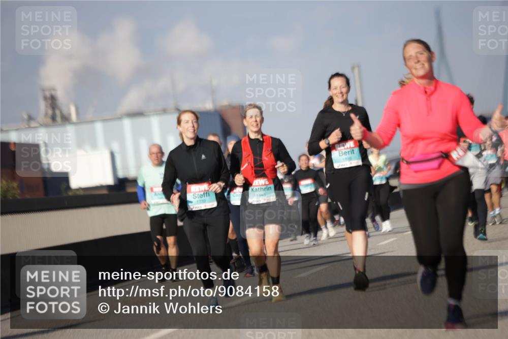 03.10.2025 - Köhlbrandbrückenlauf Jannik Wohlers http://msf.ph/oto/9084158 03.10.2025 10:06:36 Position 3 1732, 1440, 1895 meine-sportfotos.de