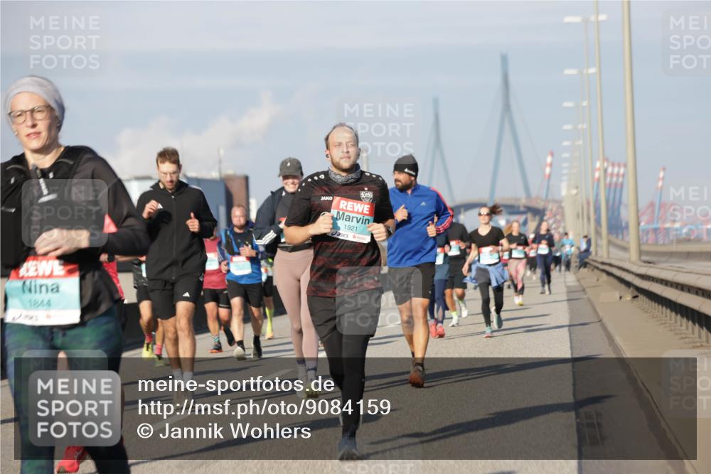 03.10.2025 - Köhlbrandbrückenlauf Jannik Wohlers http://msf.ph/oto/9084159 03.10.2025 09:56:12 Position 3 1844, 1921 meine-sportfotos.de